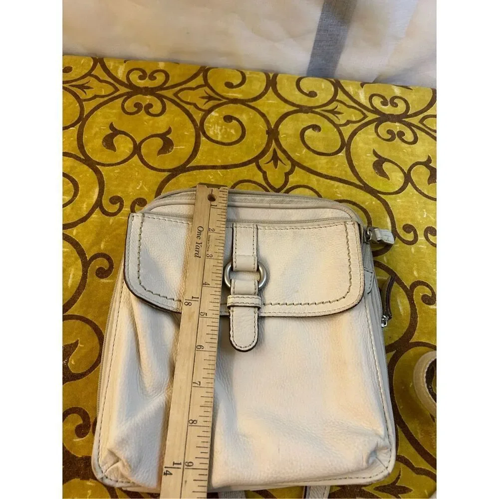 Fossil leather crossbody cream color (discoloration) 8